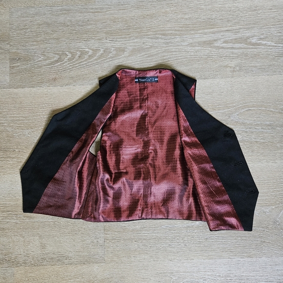 Yuan Lu Boys Tuxedo Suit (Coat & Vest) - Size 6 - Picture 6 of 11